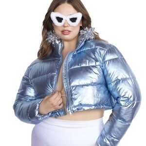 FRACTAL FANTASIES METALLIC
CROPPED PUFFER JACKET